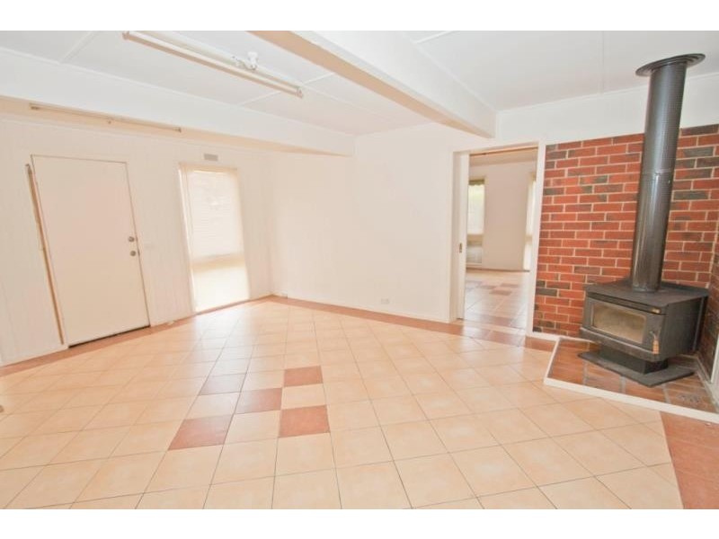 2 Raleighs Road, Melton, Melton VIC 3337