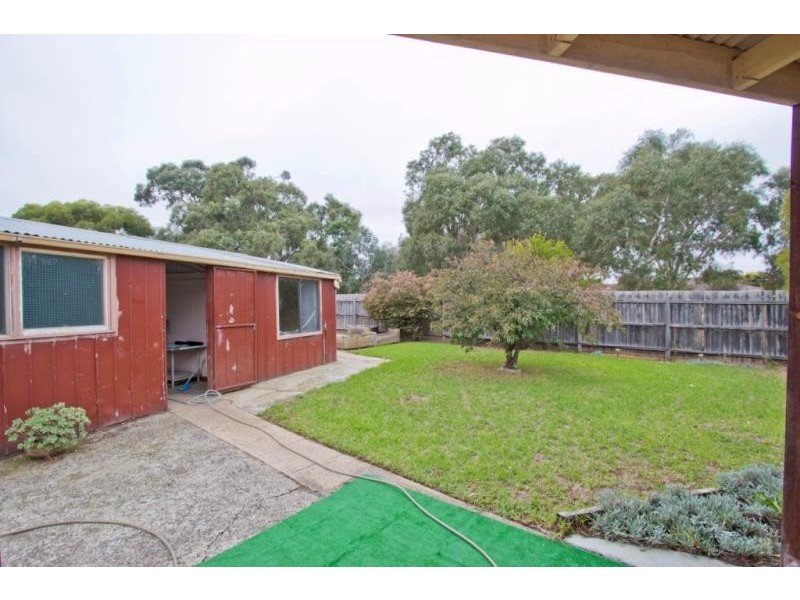 2 Raleighs Road, Melton, Melton VIC 3337