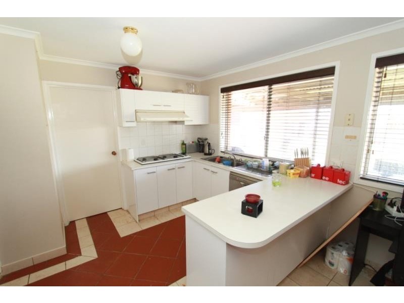 4 Strachan Place, Melton South VIC 3338