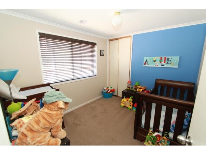 4 Strachan Place, Melton South VIC 3338