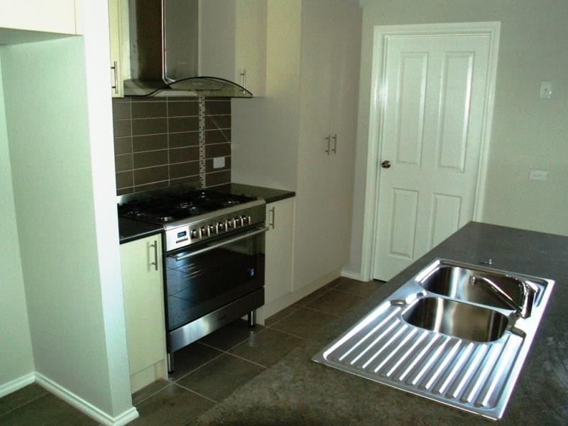 343 Centenary Ave, Melton West VIC 3337