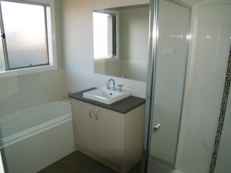 343 Centenary Ave, Melton West VIC 3337