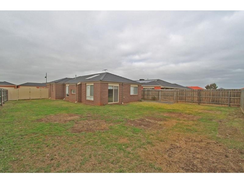 7 Lightfingers Street, Kurunjang VIC 3337