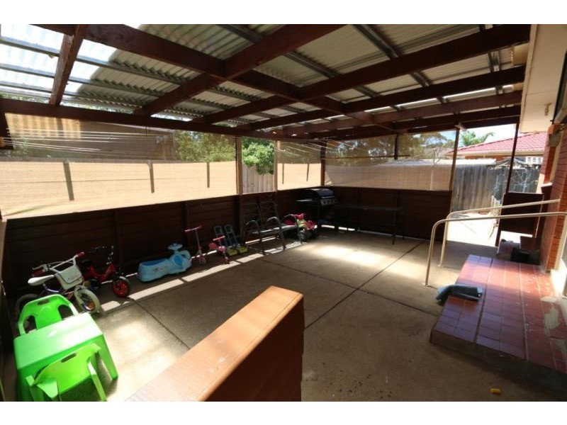 6 Lincoln Way, Melton West VIC 3337