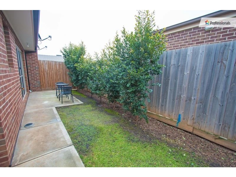 3/6 The Embankment, Kurunjang VIC 3337