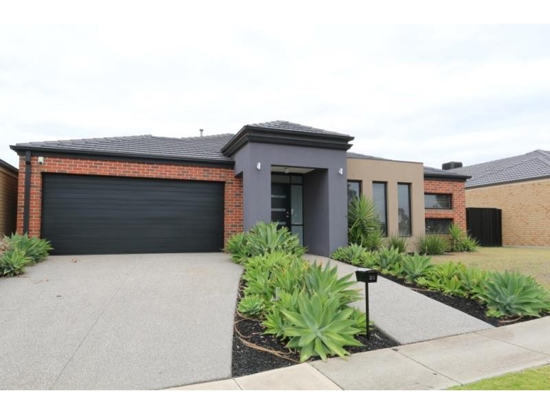 33 Archer Drive, Kurunjang VIC 3337