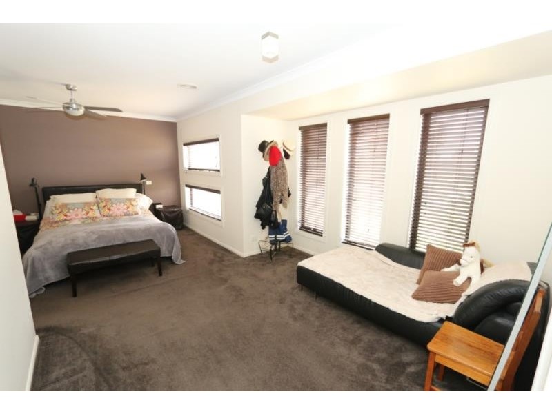 33 Archer Drive, Kurunjang VIC 3337