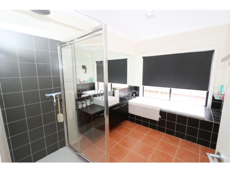 33 Archer Drive, Kurunjang VIC 3337