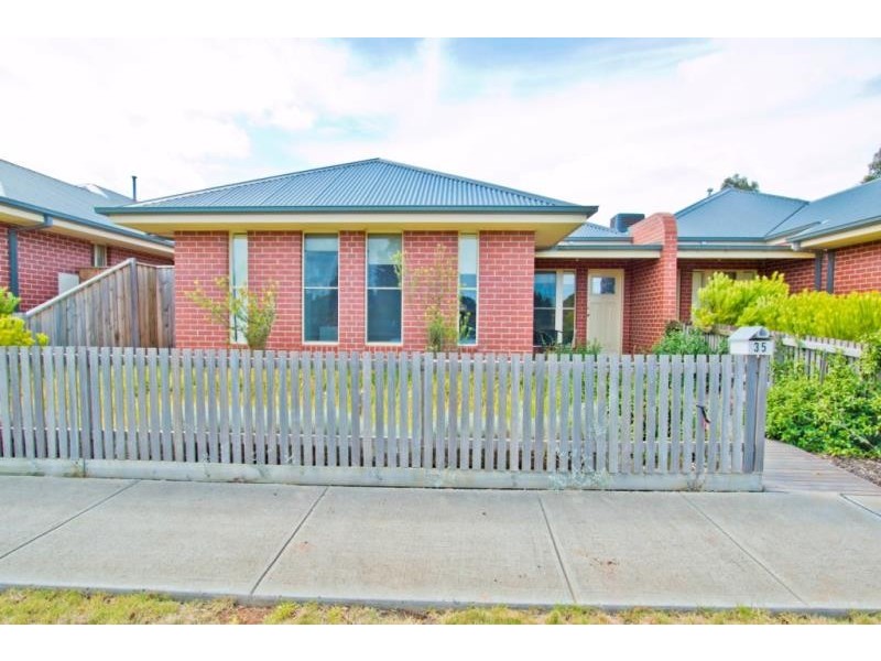 35 Walhalla Drive, Eynesbury VIC 3338