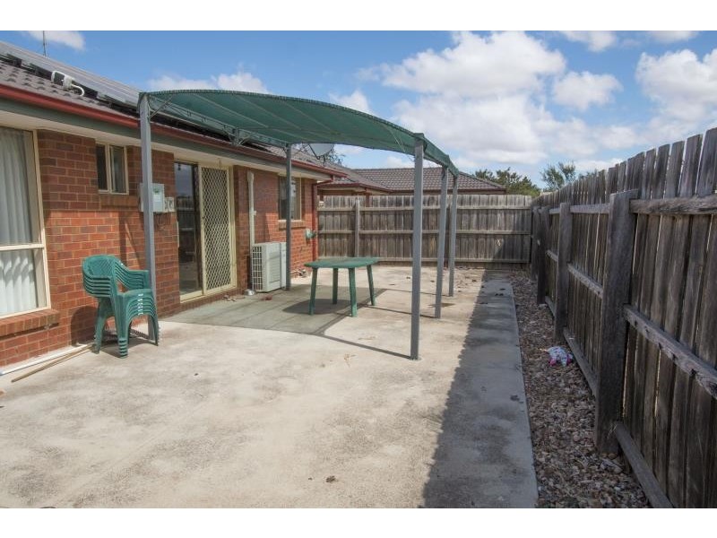 2/44a Second Avenue, Melton South VIC 3338