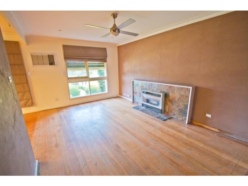 4 Wilson Road, Melton South VIC 3338