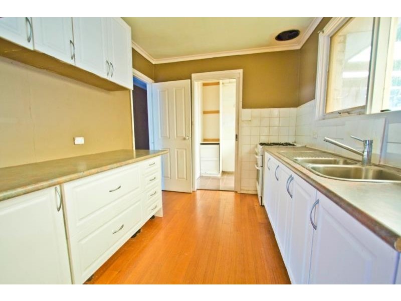 4 Wilson Road, Melton South VIC 3338