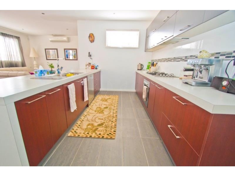 16 Charlotte Avenue, Melton West VIC 3337