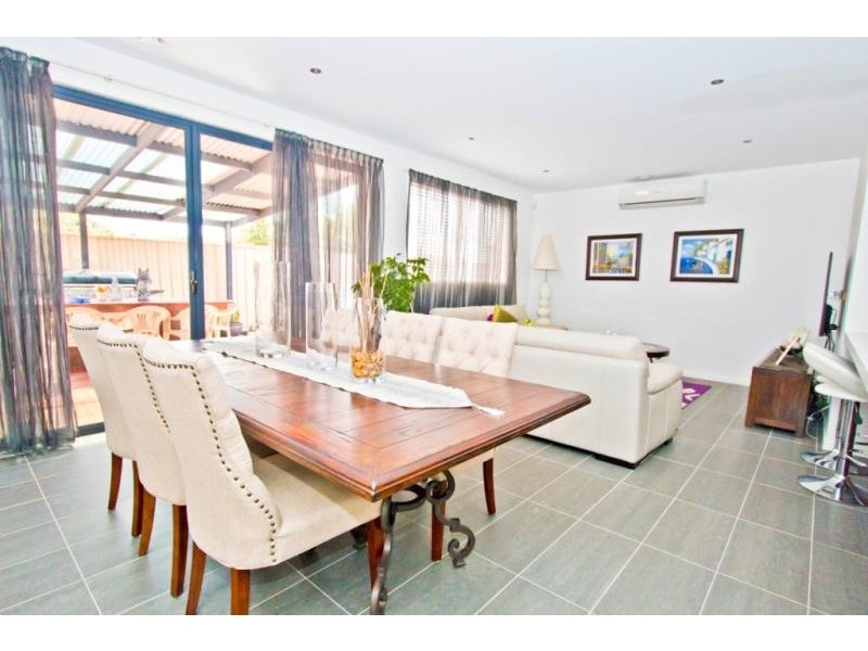 16 Charlotte Avenue, Melton West VIC 3337