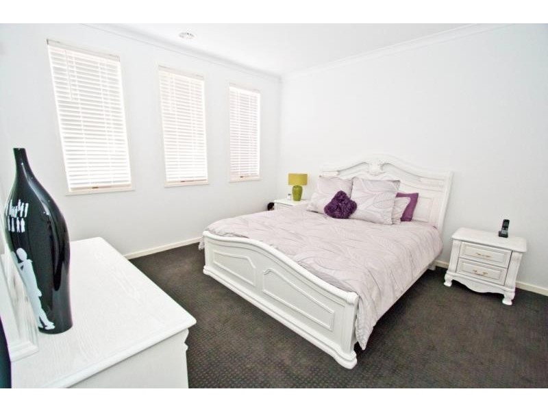 16 Charlotte Avenue, Melton West VIC 3337