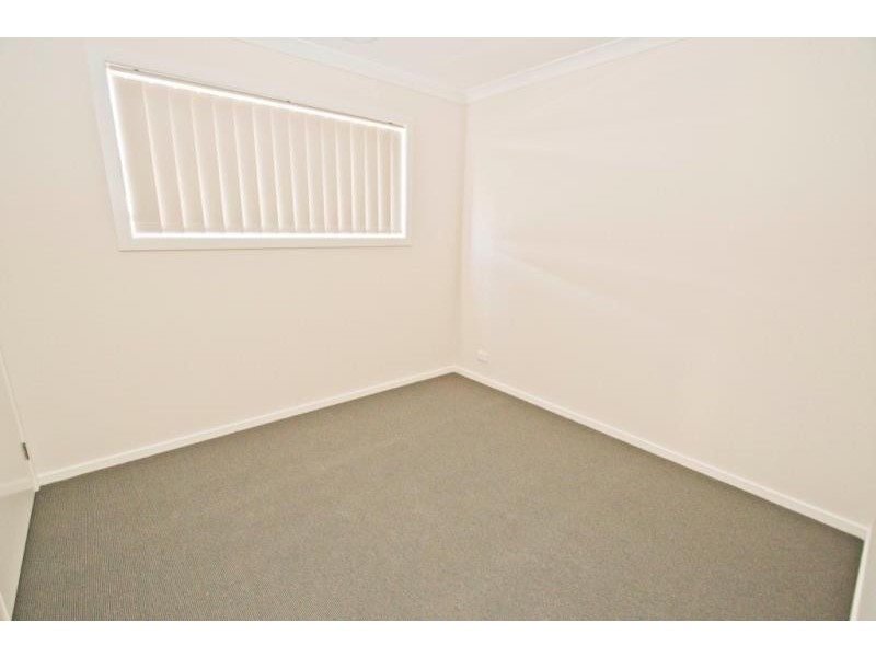 17 Horseman Drive, Melton South VIC 3338