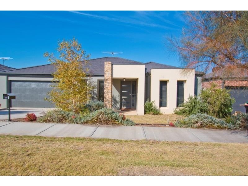 24 Mallow Street, Brookfield VIC 3338