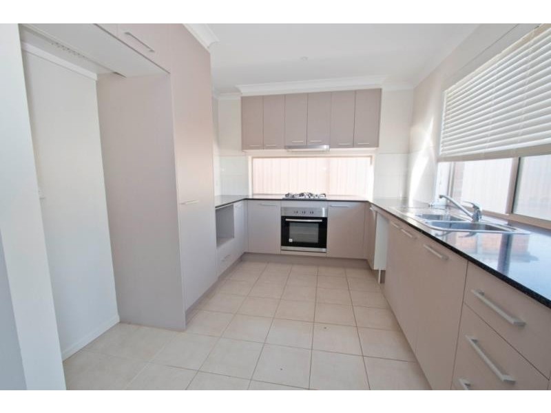 24 Mallow Street, Brookfield VIC 3338