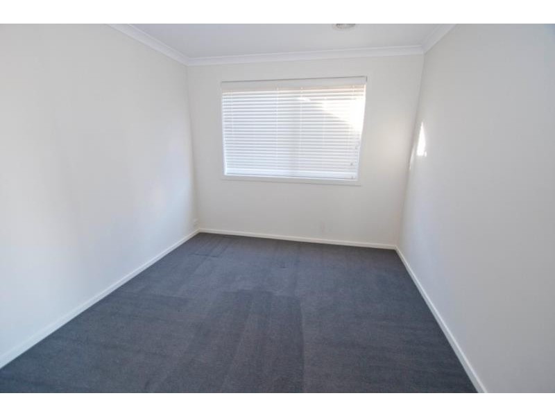 24 Mallow Street, Brookfield VIC 3338