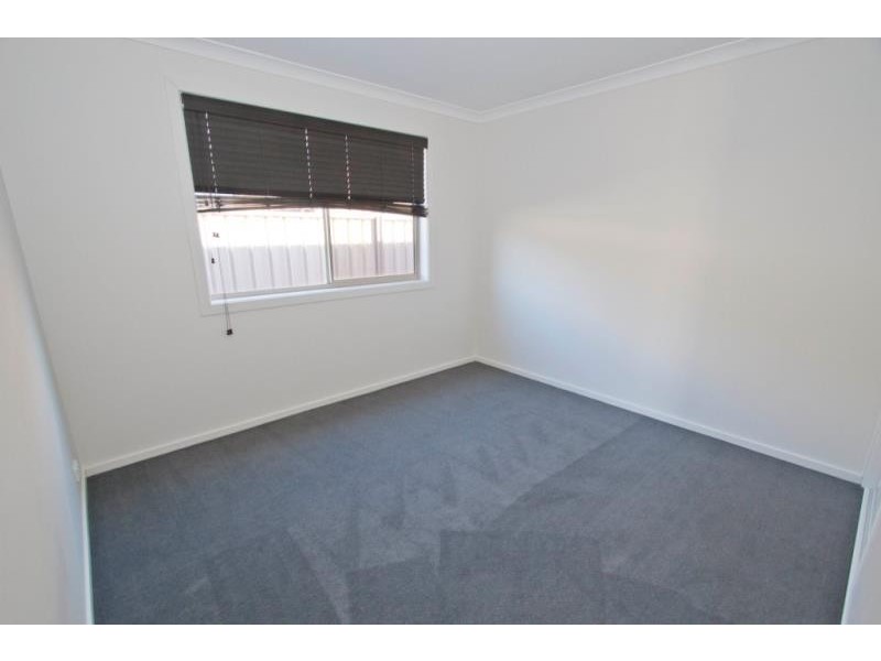 24 Mallow Street, Brookfield VIC 3338