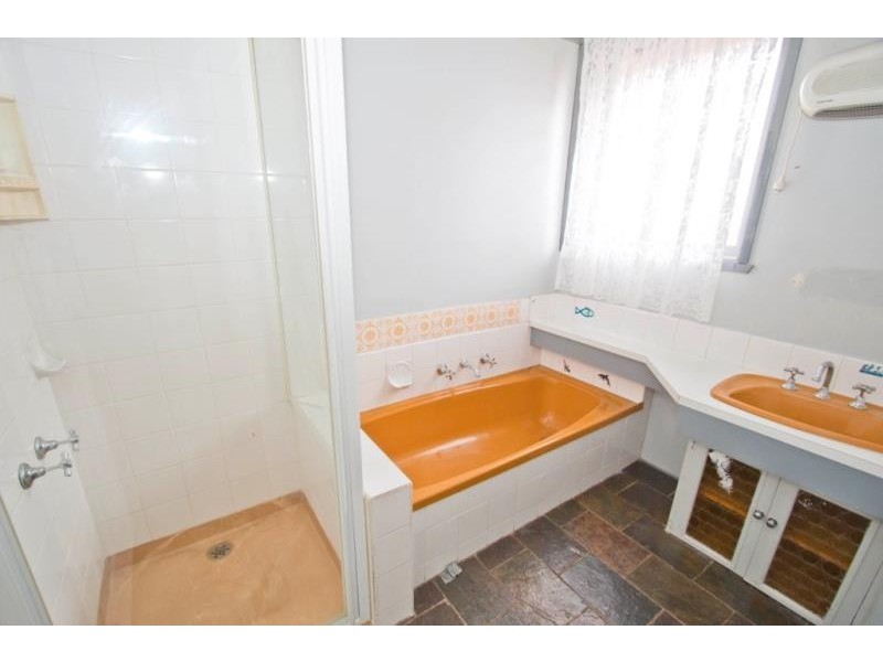 7 Murray Street, Melton South VIC 3338