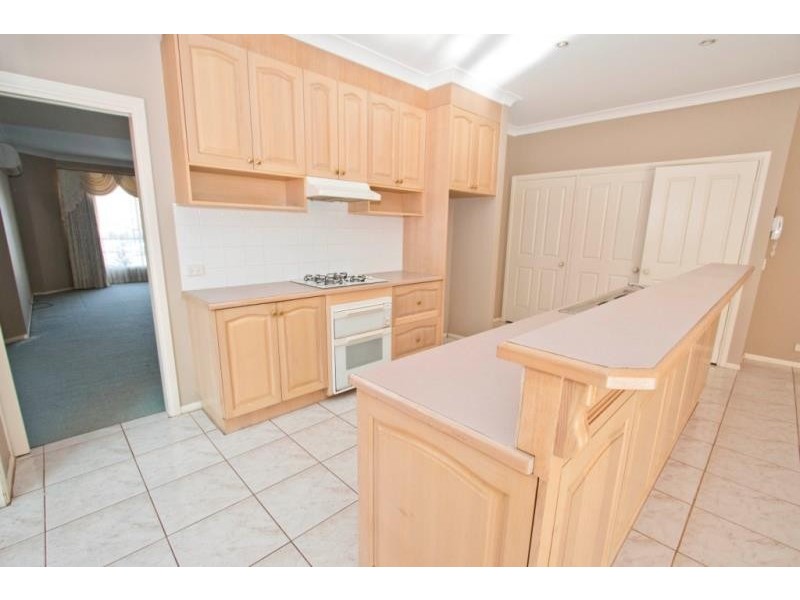 9 Deanswood Place, Brookfield VIC 3338