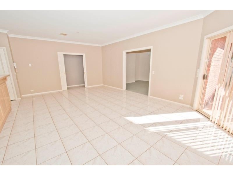 9 Deanswood Place, Brookfield VIC 3338