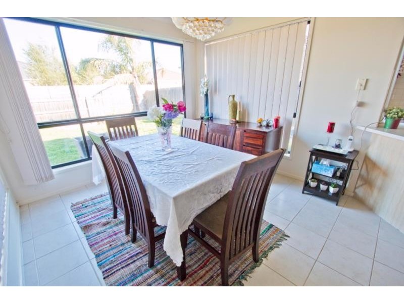 4 Rainsford Place, Melton West VIC 3337