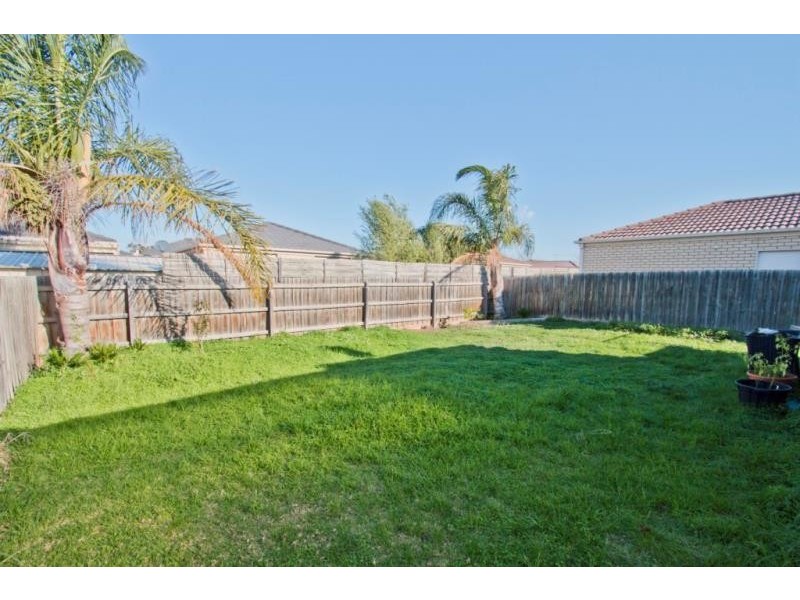4 Rainsford Place, Melton West VIC 3337