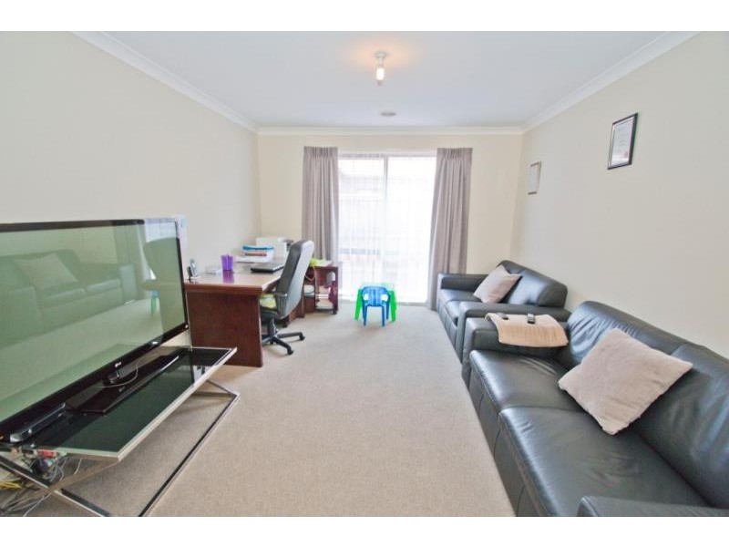4 Hawkbit Place, Brookfield VIC 3338