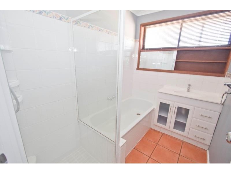 10 Riddle Drive, Melton VIC 3337