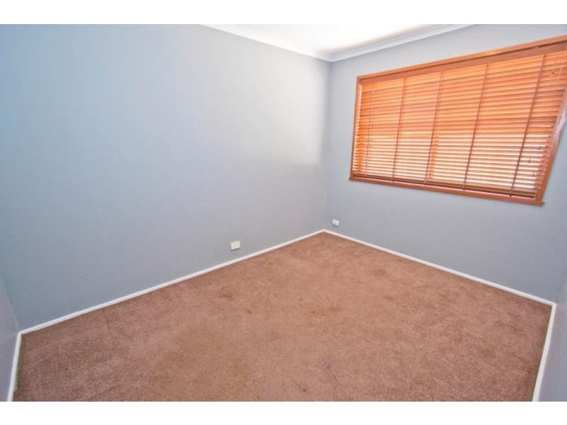 10 Riddle Drive, Melton VIC 3337