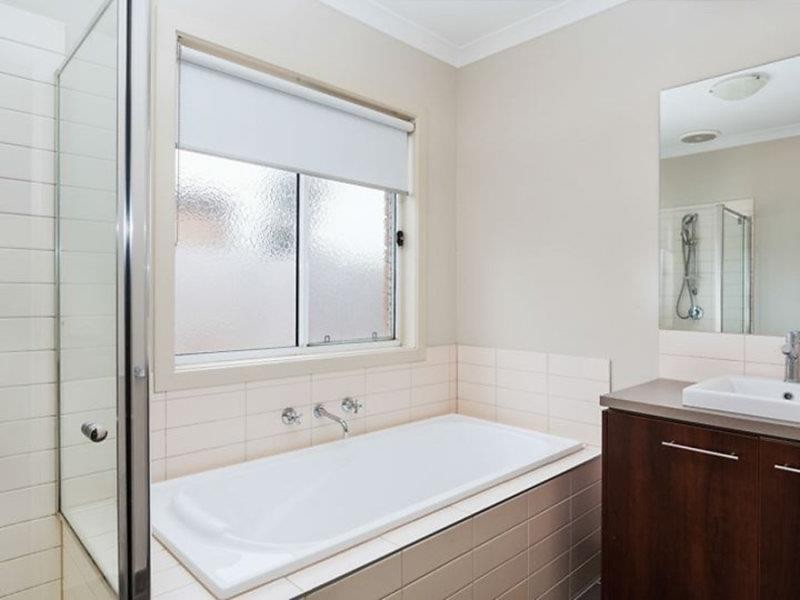 4 Piping Lane, Kurunjang VIC 3337