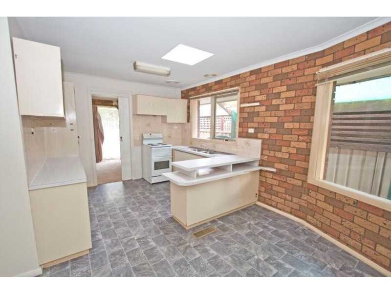 47 Bridgeford Crescent, Melton South VIC 3338