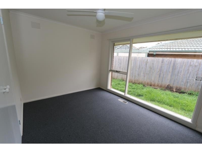 47 Bridgeford Crescent, Melton South VIC 3338