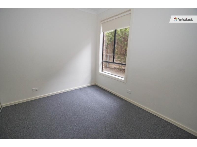 7/9 Petrea Place, Melton West VIC 3337