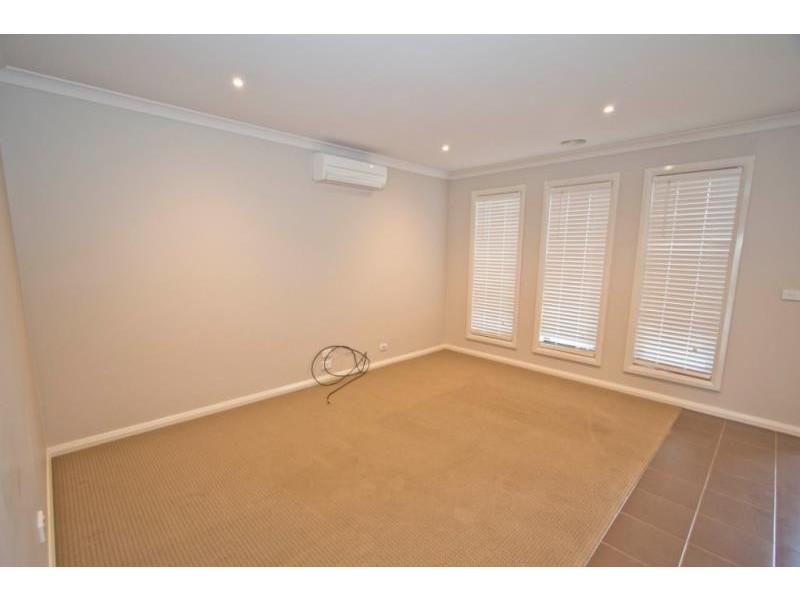 9/20-22 Roslyn Park Drive, Melton West VIC 3337