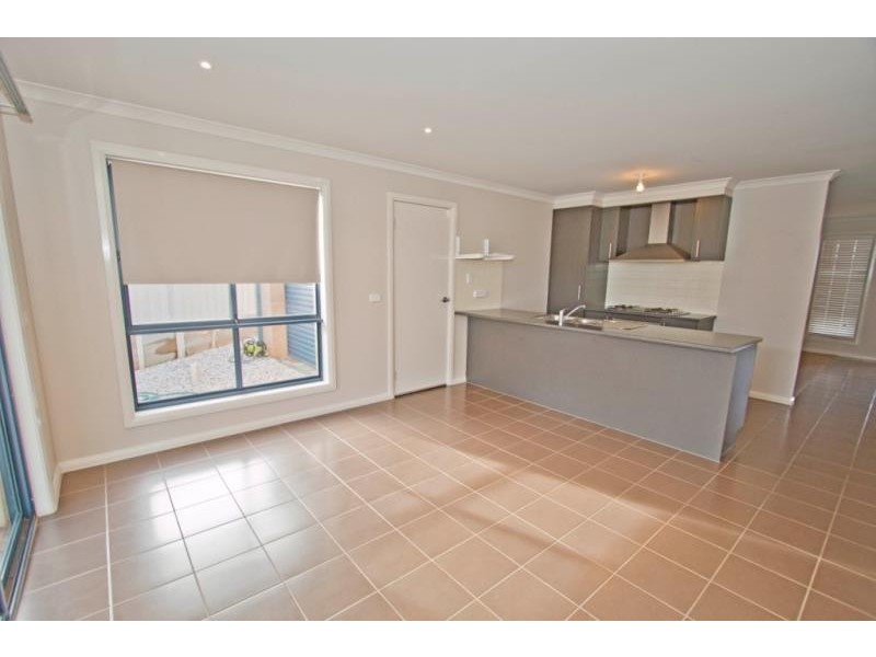 9/20-22 Roslyn Park Drive, Melton West VIC 3337