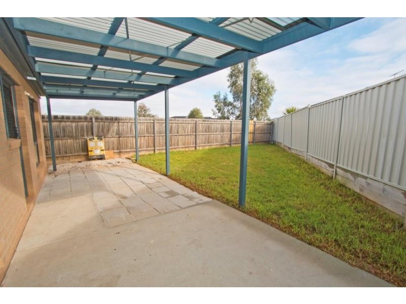 9/20-22 Roslyn Park Drive, Melton West VIC 3337