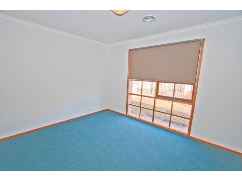 4 Gregory Place, Melton West VIC 3337