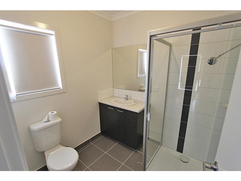 3 Lady Penrhyn Drive, Melton West VIC 3337