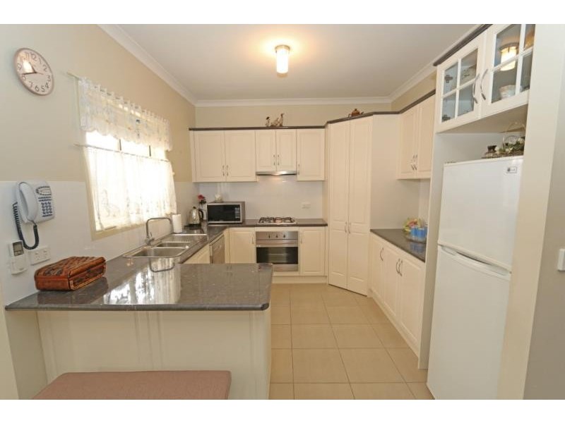 1/56 Henry Street, Melton VIC 3337