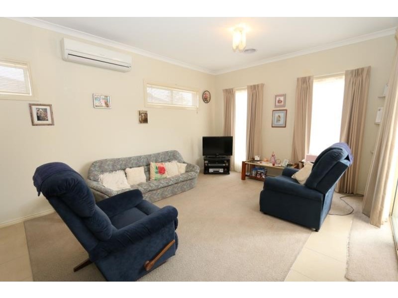 1/56 Henry Street, Melton VIC 3337