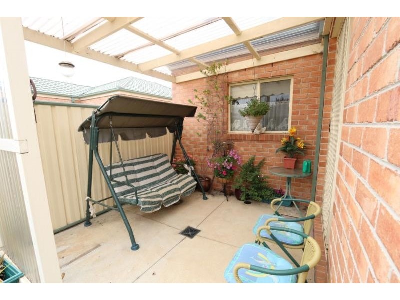 1/56 Henry Street, Melton VIC 3337