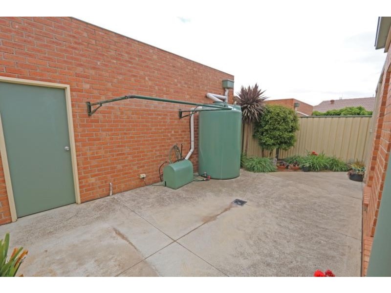 1/56 Henry Street, Melton VIC 3337