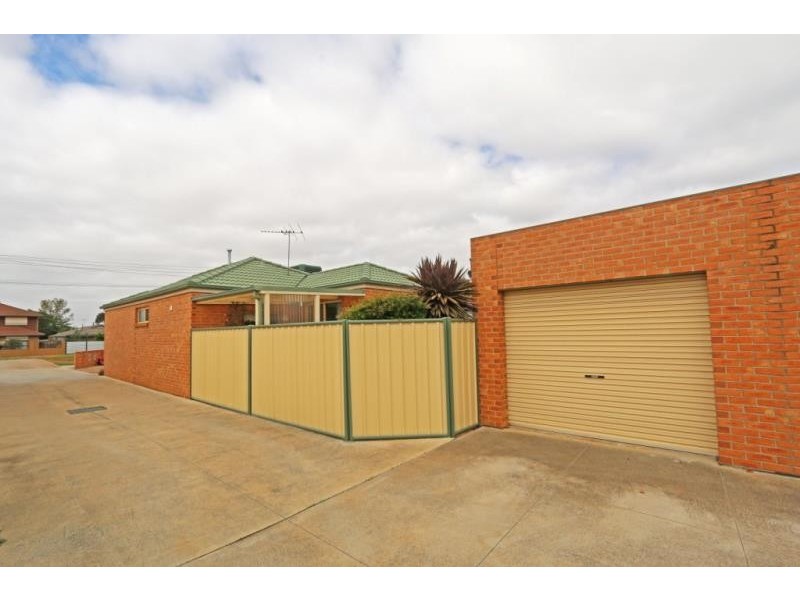 1/56 Henry Street, Melton VIC 3337