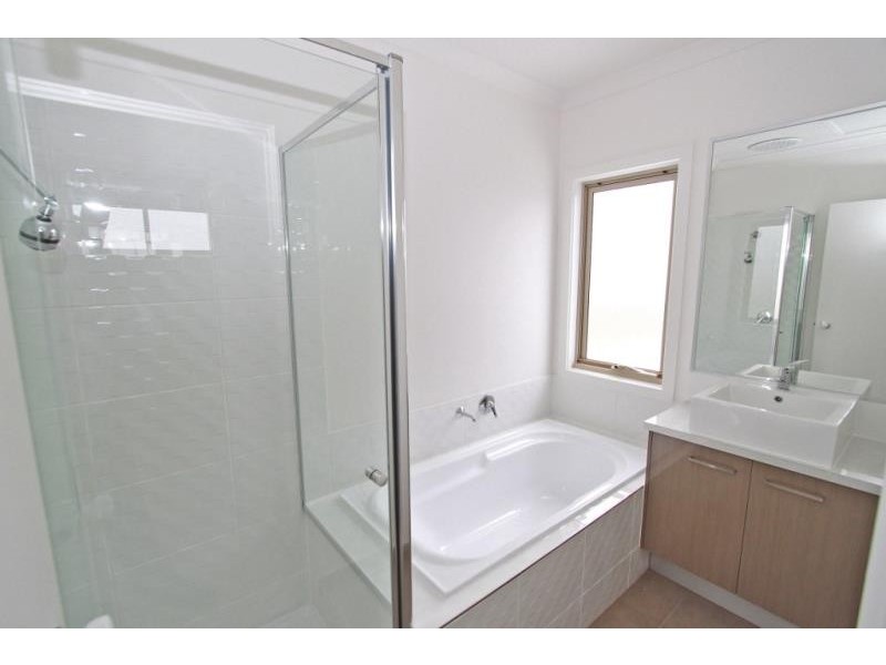 4/6 The Embankment, Kurunjang VIC 3337