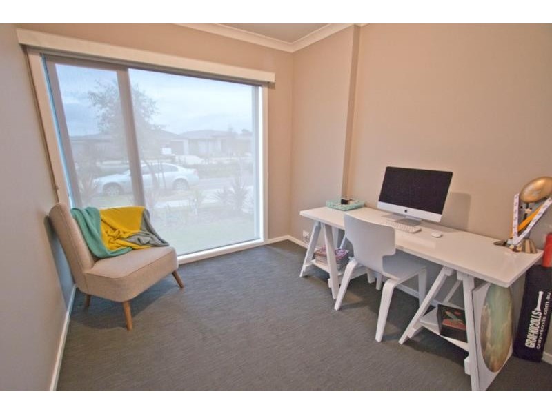 22 Parkleigh Drive, Kurunjang VIC 3337