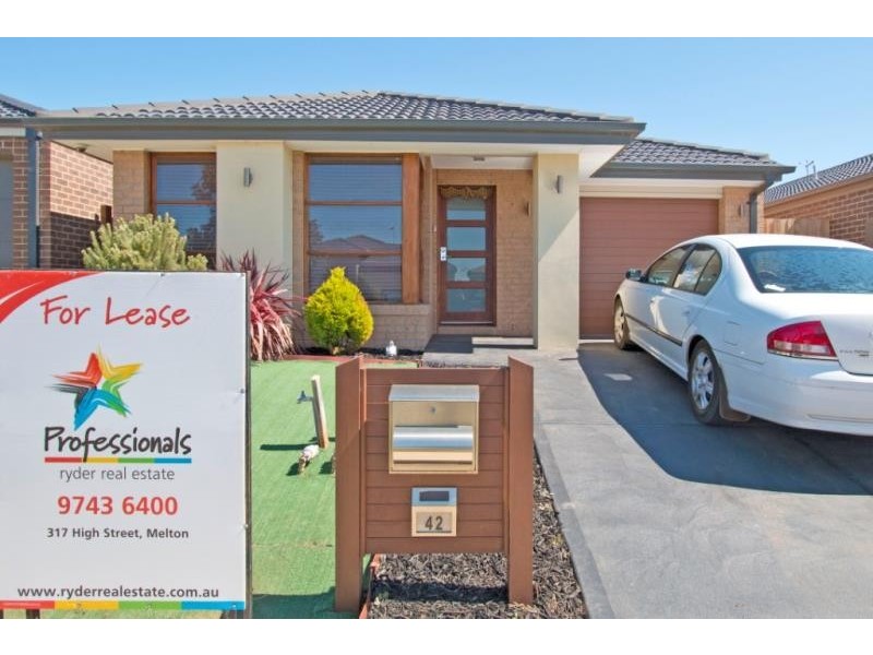 42 Avonmore Way, Melton South VIC 3338