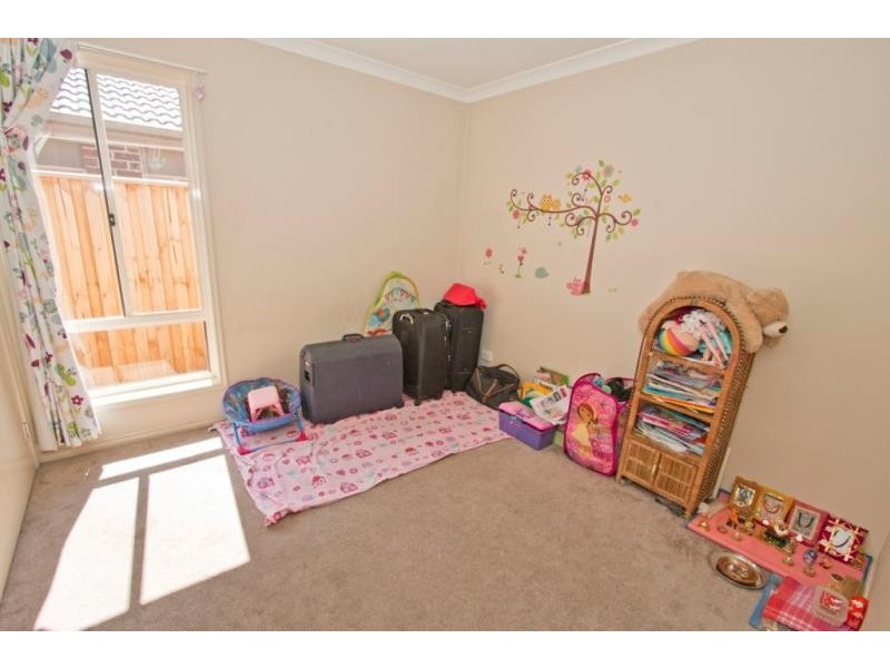 42 Avonmore Way, Melton South VIC 3338